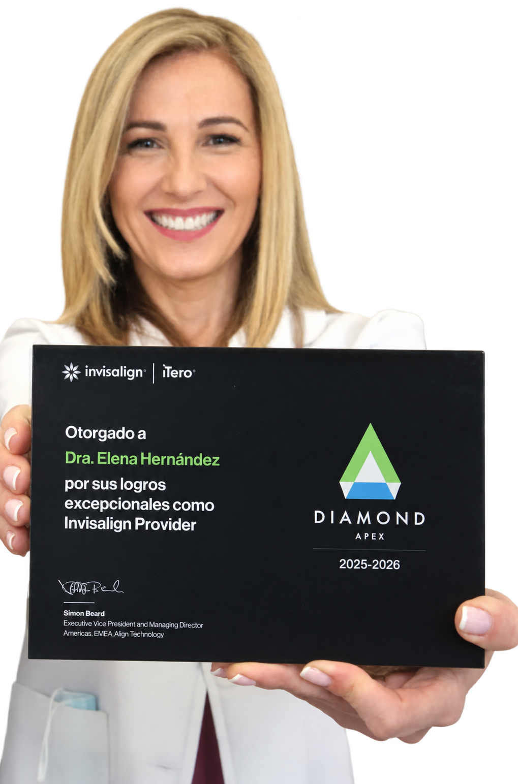 Dra. Elena Hernández, Invisalign Diamond Apex 2025-2026 en Boadilla del Monte